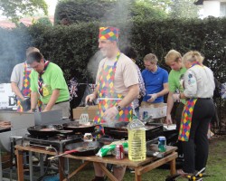 wide Cooking burgers